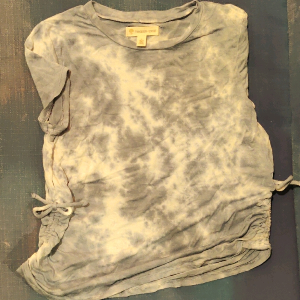 Girl's shirt